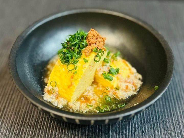 冬の限定メニュー 出汁巻き玉子のかにたっぷりあんかけ
